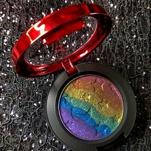 LE Bitter Lace Halloween Highlighter